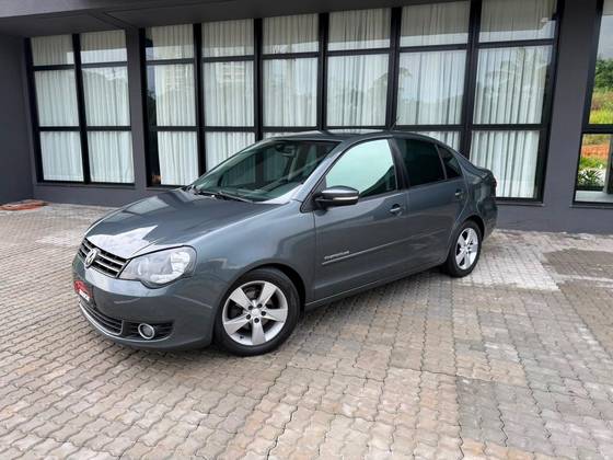 VOLKSWAGEN POLO SEDAN 1.6 MI 8V FLEX 4P MANUAL VOLKSWAGEN POLO SEDAN 1.6 MI 8V FLEX 4P MANUAL